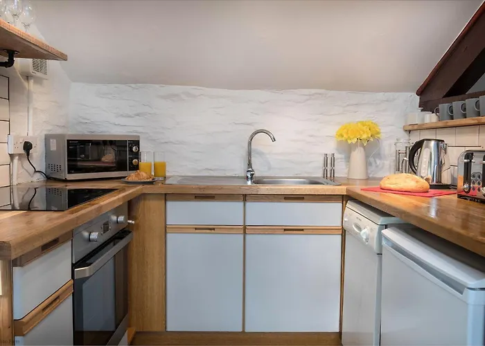 Dog Friendly Cottage, Geufron Farm Near Tywyn